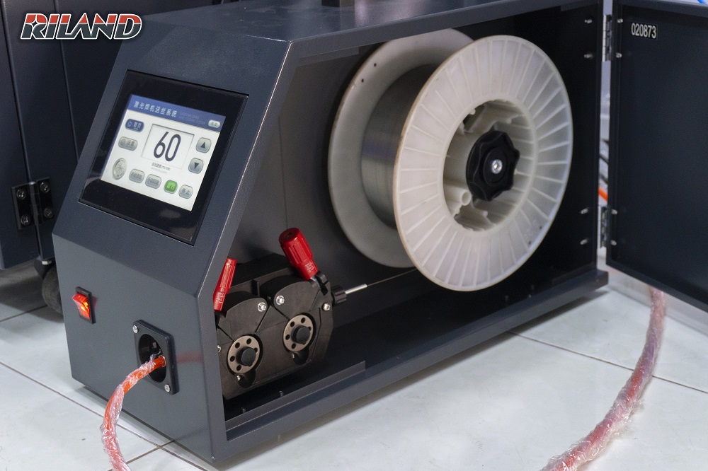 laser1500wmaumoi-wed9